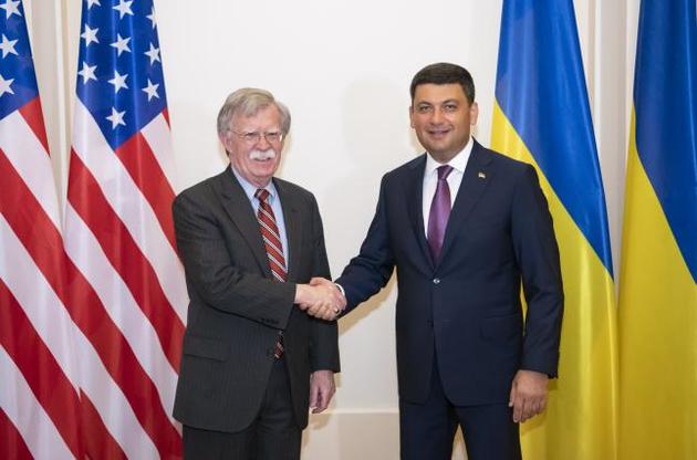 Америка хоче добувати газ в Україні - Болтон