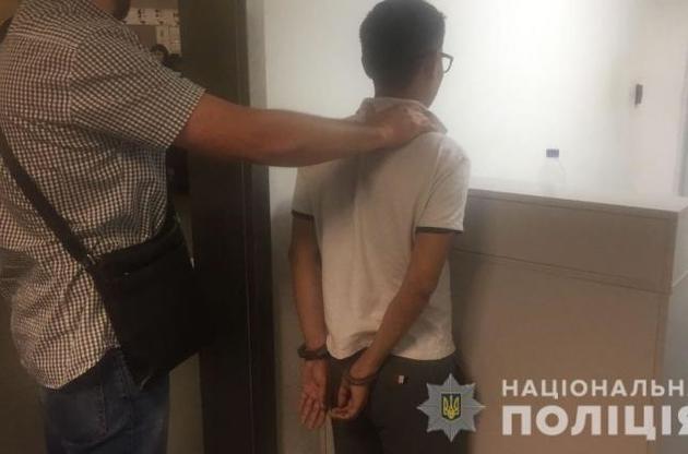 Зловмисника затримали при спробі вивезти в Китай двох українок