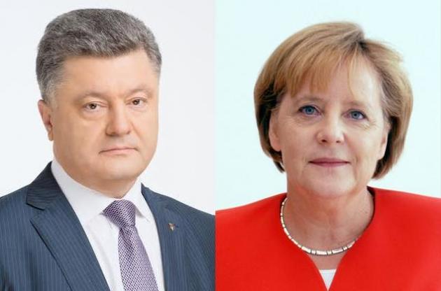 Порошенко призвал Меркель активизировать усилия для освобождения украинских заложников в России