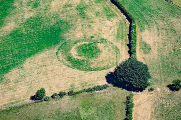 Сліди на полях вказують на місце розташування стародавніх будівель