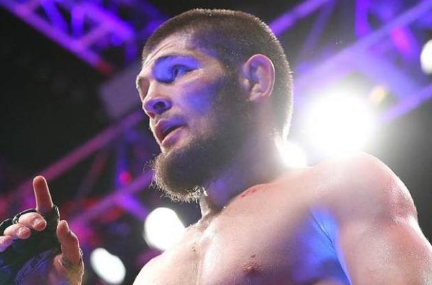 Нурмагомедов переміг задушливим прийомом