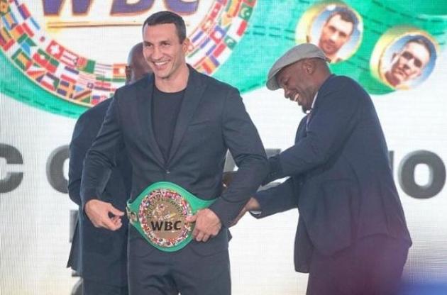 Владимир Кличко получил пояс почетного чемпиона WBC