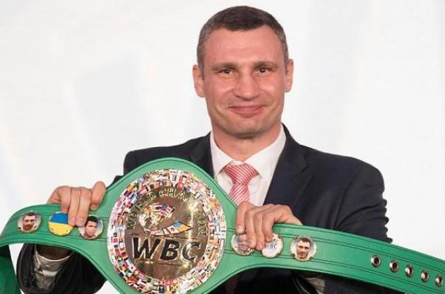 На новом боксерском поясе WBC появился флаг Украины