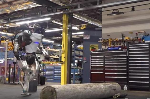 Boston Dynamics навчила робота Atlas паркуру