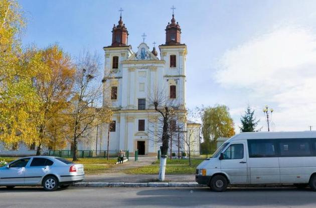 Одиннадцать украинских чиновников задекларировали церкви и монастыри