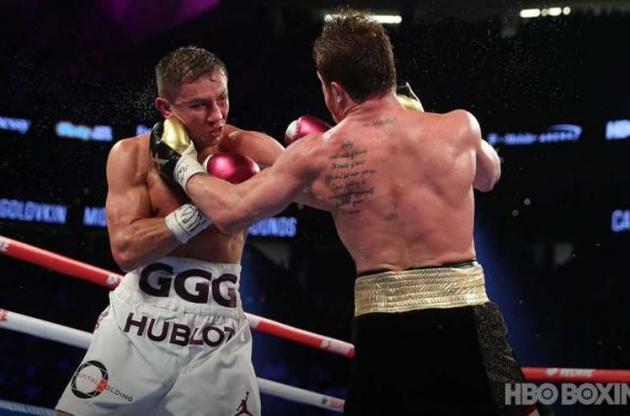 Альварес забрав три чемпіонські пояси