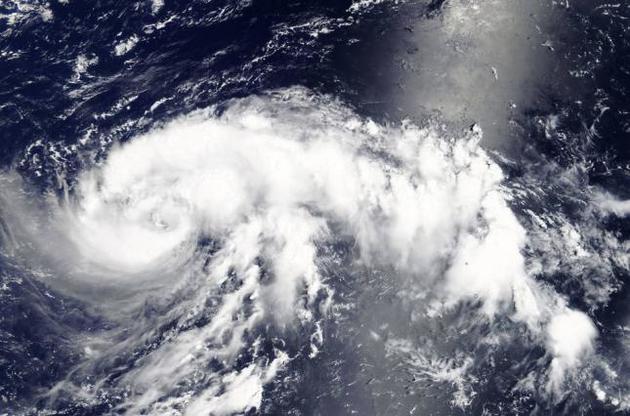NASA показало надвигающийся на Японию тайфун