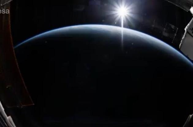 Немецкий астронавт опубликовал таймлапс рассветов  с МКС