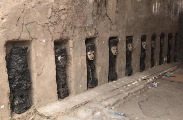 Археологи виявили в Перу дерев'яних ідолів у глиняних масках