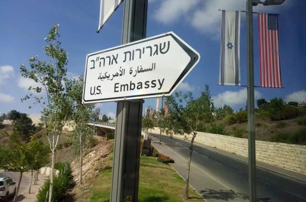 Після численних скарг від США, в 2005 році Ізраїль погодився припинити продаж зброї Китаю