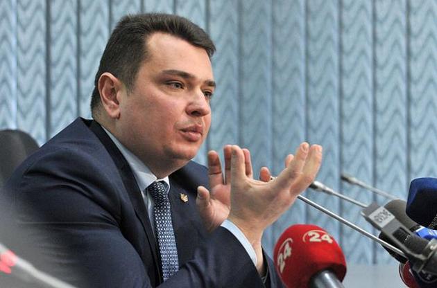 За словами Демчини, Ситнику не варто триматися за свою посаду