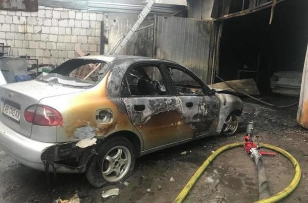 В столице на СТО сгорели семь автомобилей