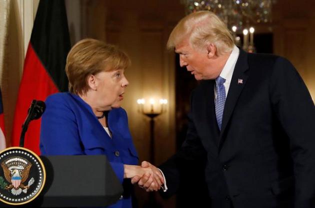 Трамп і Меркель обговорили ситуацію в Україні по телефону