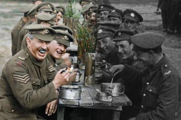 Для работы над фильмом Джексон использовал документальные кадры