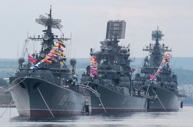 У ВМФ розповіли, чому Росія не використовує в Азовському морі великі кораблі