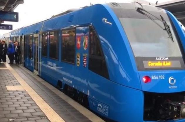 У Німеччині почав курсувати потяг на водневому паливі