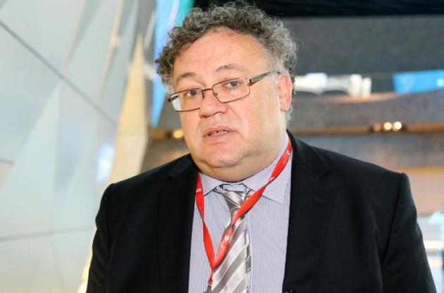 Ійдярто в 2011-2014 роках був послом в Росії