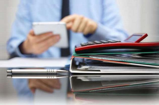 Рост минимальной зарплаты увеличил отчисления "зарплатных" налогов