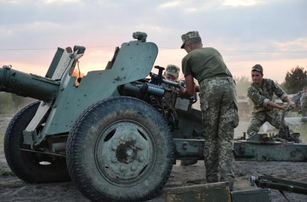 Комиссия состоит из 12 членов, которые представляют все фракции и группы парламента