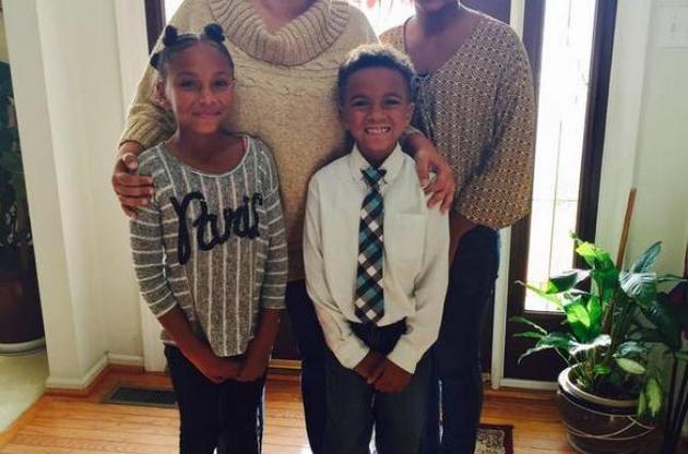 Коуберлі Булл з дітьми - американка, що запобігла бійні у школі