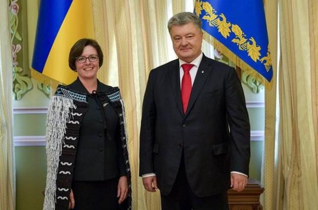 Порошенко обговорив з послом Нової Зеландії лібералізацію візового режиму з Україною