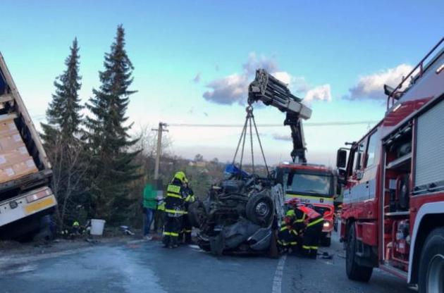 В аварії загинули четверо громадян України, постраждалу жінку шпиталізовано