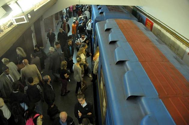 В Киеве в воскресенье могут ограничить вход на три станции метро