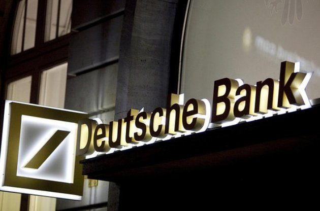 Акции Deutsche Bank упали до исторического минимума