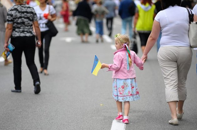 В Україні у 2008-2017 роках всиновили понад 27 тисяч дітей