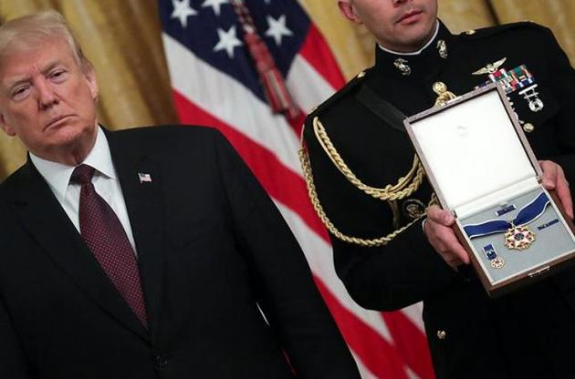 Трамп вручил посмертно медаль Свободы Элвису Пресли