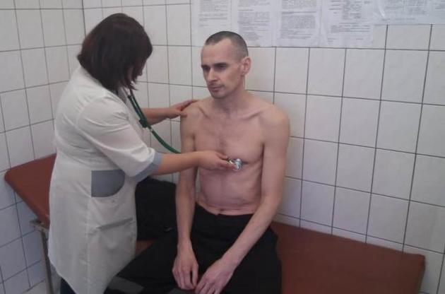 РФ замовчує інформацію про здоров'я Сенцова і його вихід із голодування – Денісова