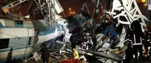 Авария скоростного поезда в Анкаре: четыре человека погибли, более 40 ранены