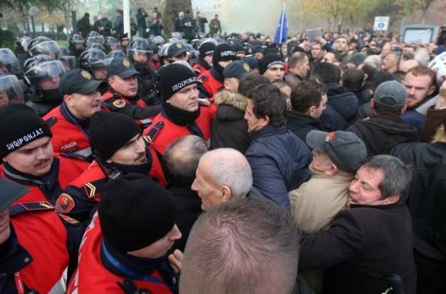 В Албанії під час протестів відбулися зіткнення з поліцією