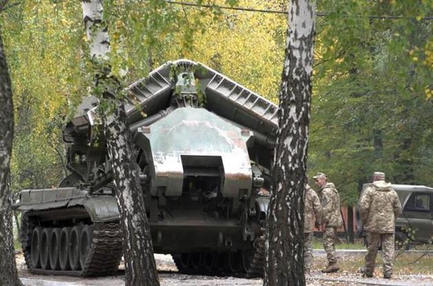 Ліквідація пожежі на складі продовжується