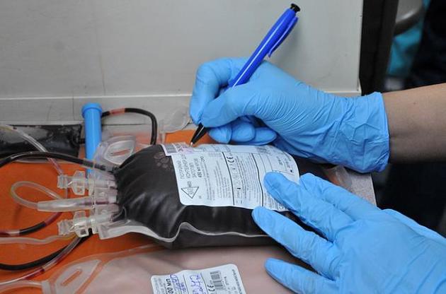 Приватна компанія використовує станції переливання крові для власного збагачення — експерт