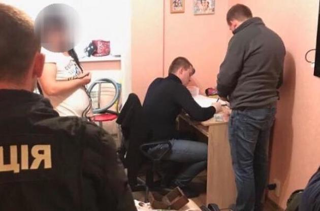 У Києві затримали жінку, яка продавала українок у борделі за кордон