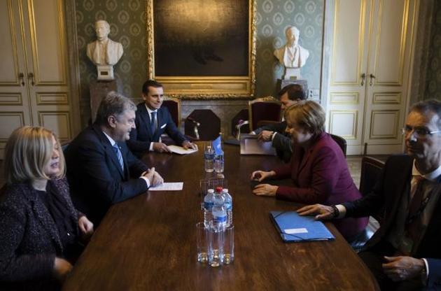 Порошенко зустрівся з Меркель напередодні засідання Європейської ради