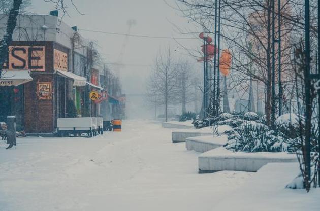 Синоптики попередили українців про сильні снігопади