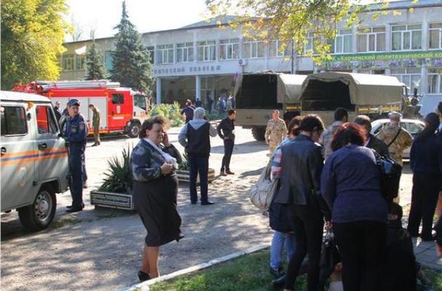 До медиків звернулися ще троє постраждалих під час нападу на коледж в окупованій Керчі