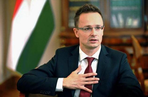 Сийярто утверждает, что Венгрия не намерена захватывать Закарпатье