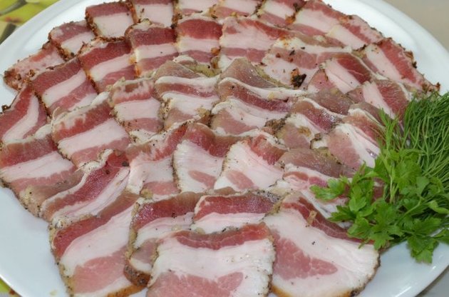 По мнению Супрун, сало полезно в небольших количествах