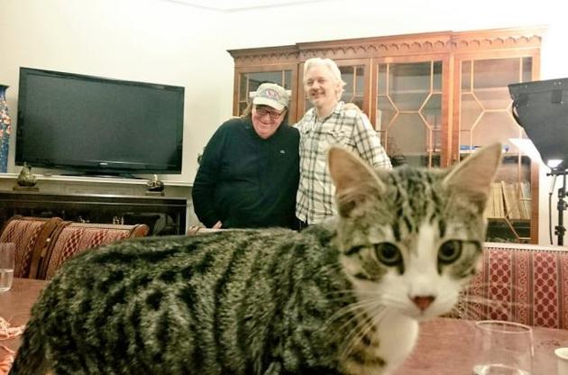 Ассанж живет с 2012 года в посольстве Эквадора после того, как получил убежище