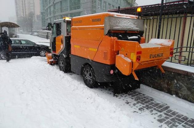 У Києві через снігопад сталося вже близько 300 ДТП