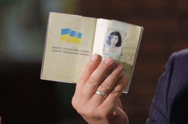 Семочко відхрестився від будинків у Конча-Заспі і показав український паспорт своєї дружини