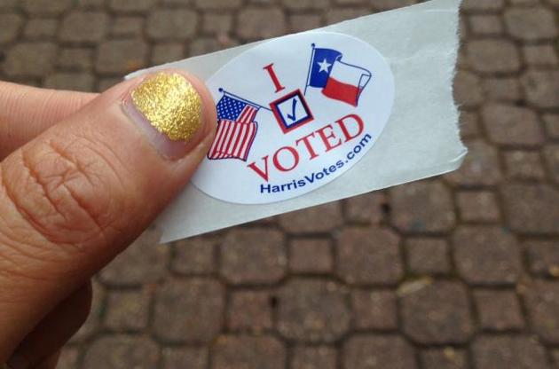 Демократы лидируют в общем экзит-поле, но значительно уступают республиканцам по остальным позициям