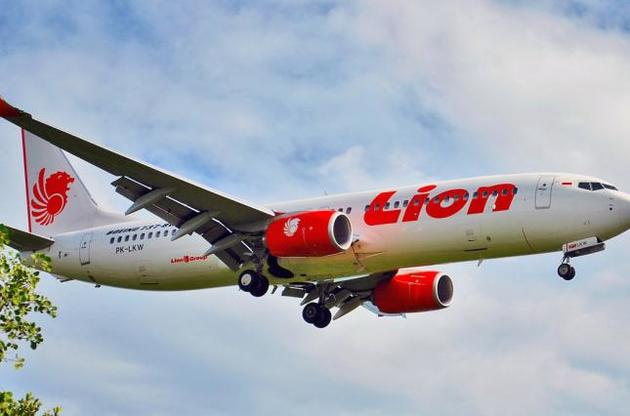 Boeing 737 на великій швидкості врізався у воду і частково зруйнувався від удару