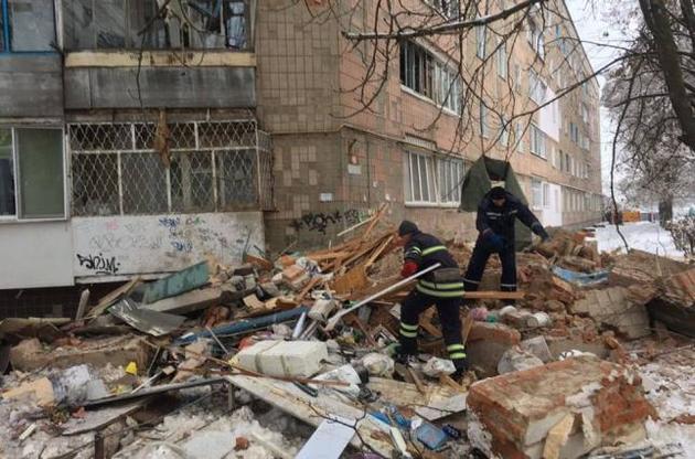 Из разрушенного дома в Фастове эвакуировали 10 человек, жертв нет