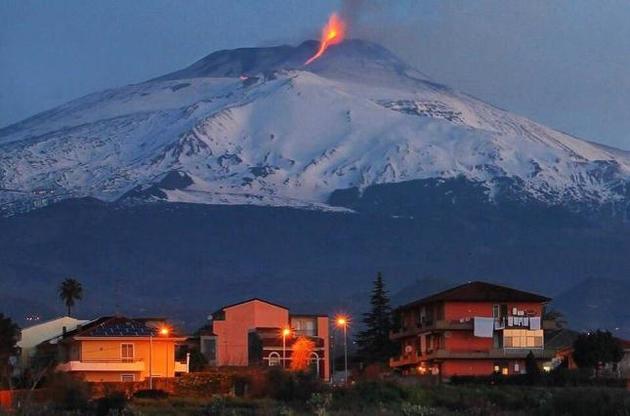 На Сицилии началось извержение вулкана Этна