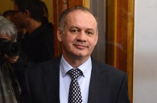 Порошенко подякував президенту Словаччини за допомогу в реабілітації українських вояків