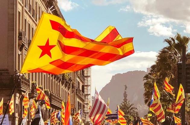 Каталонцы требуют повторного референдума о независимости, заблокировали магистрали